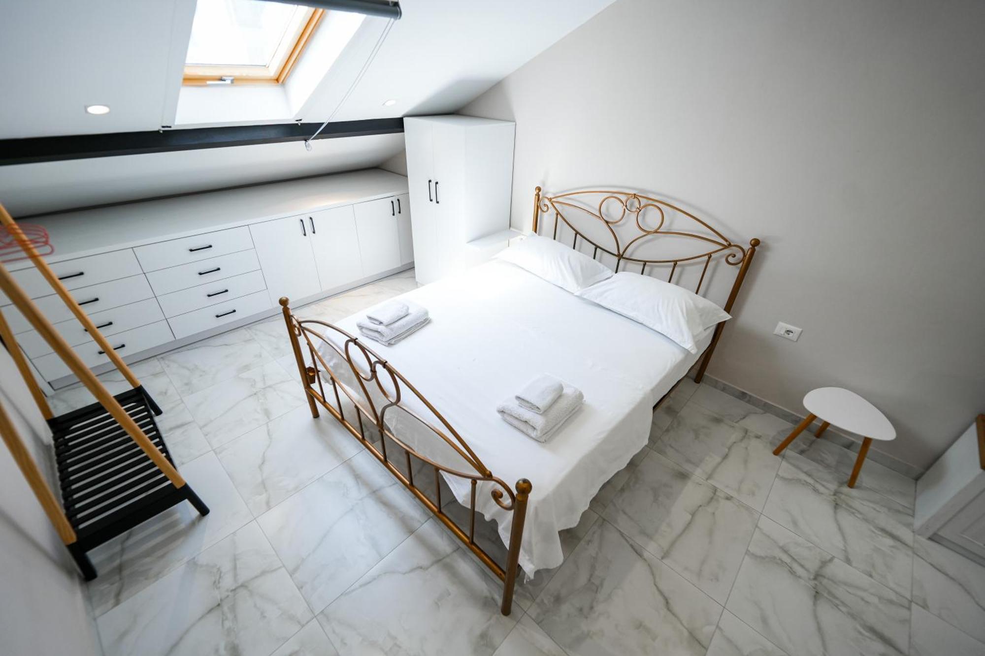 City Center Hideout - Studio Apartment Tirana Exterior photo