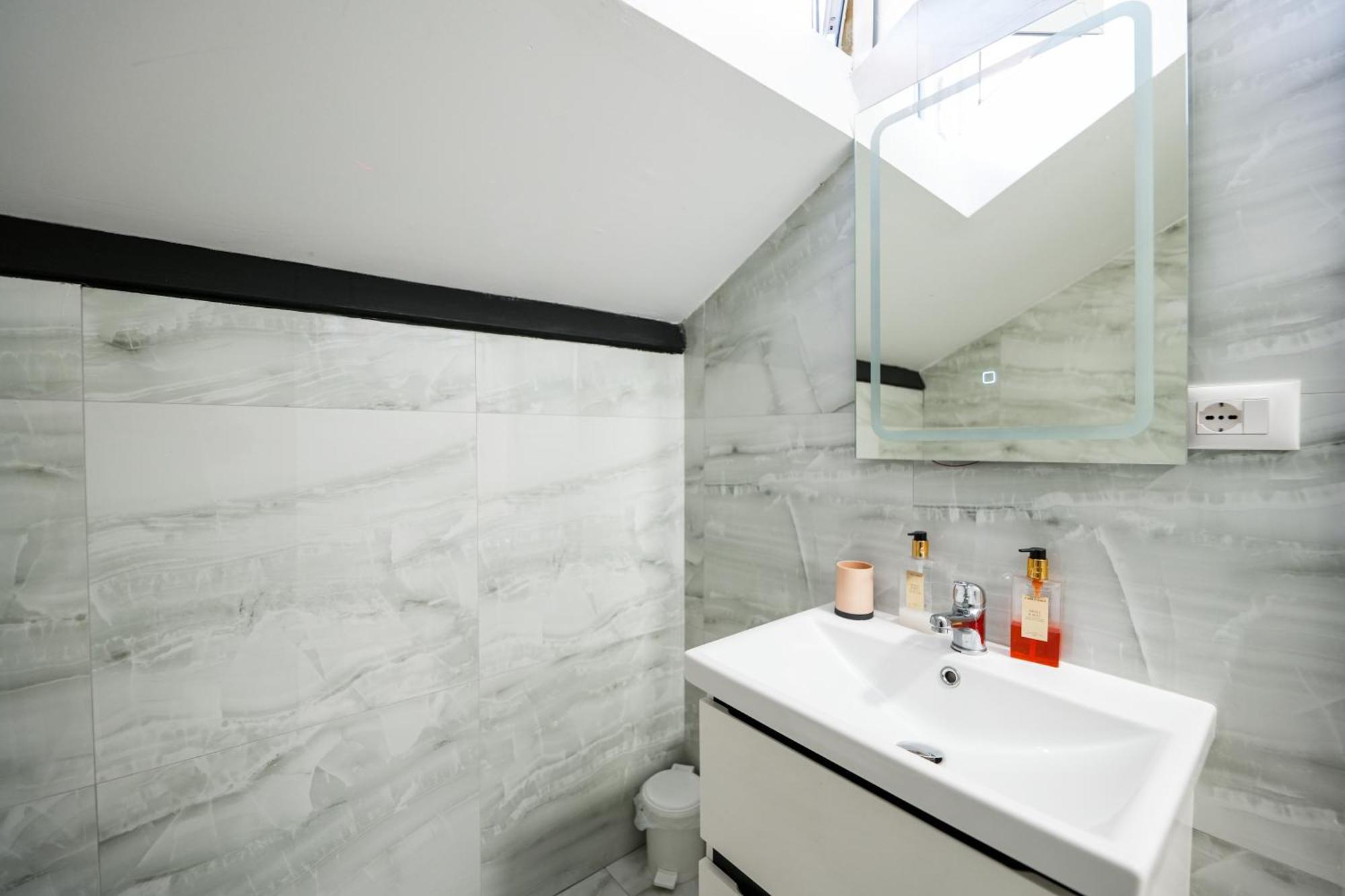 City Center Hideout - Studio Apartment Tirana Exterior photo